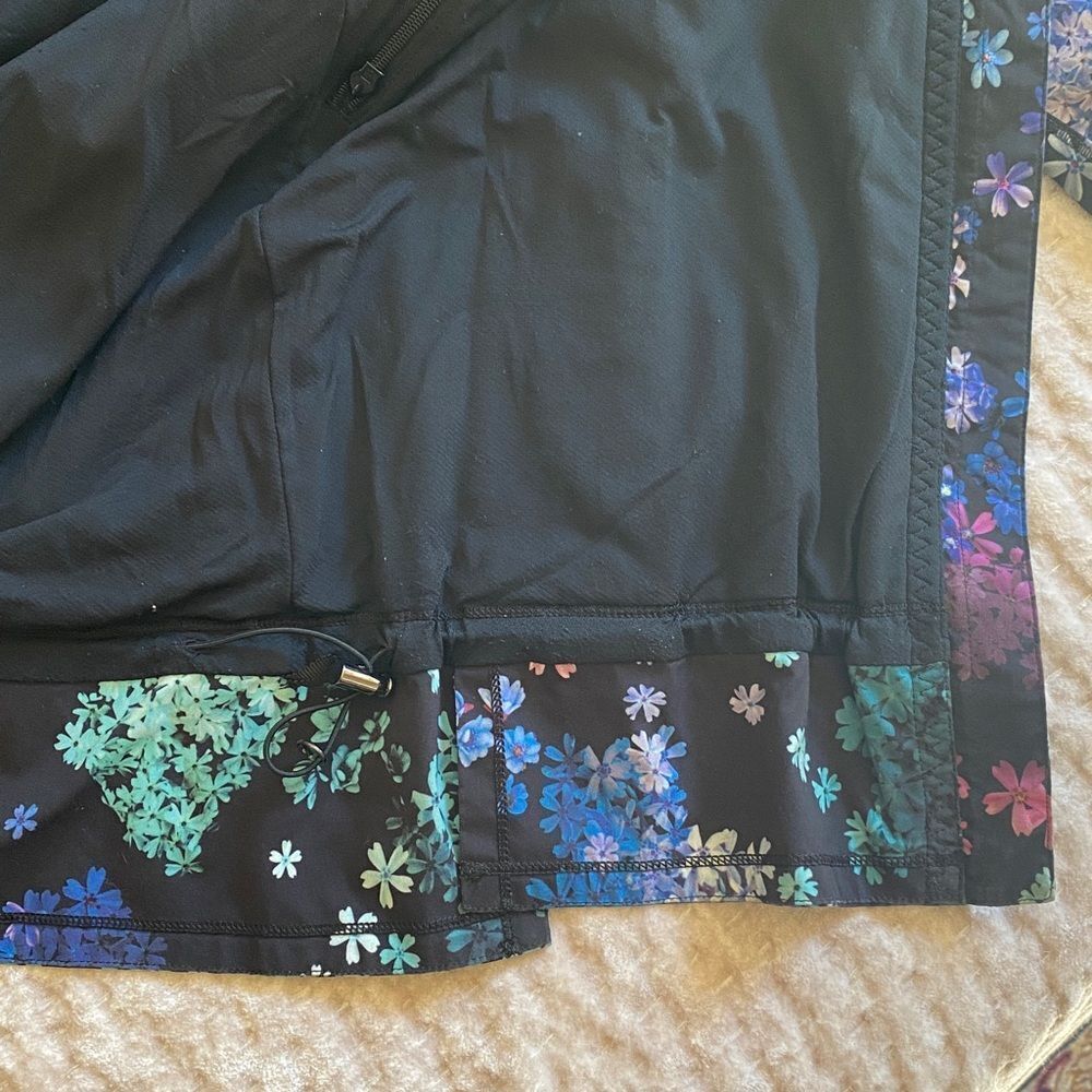 Lululemon Floral Patterned Jacket - Picture 7 of 9